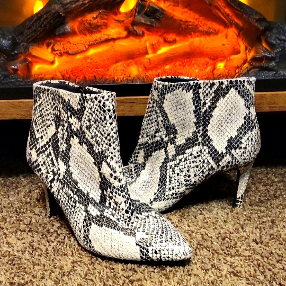 Snakeskin Ankle Boots side zip size 7 - Picture 2 of 11